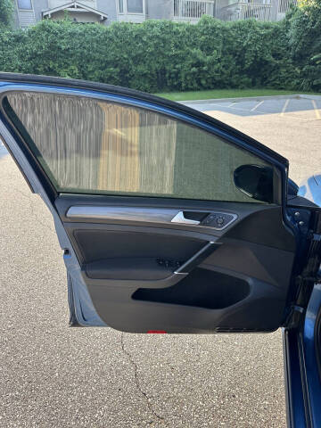 2018 Volkswagen Golf TSI SE