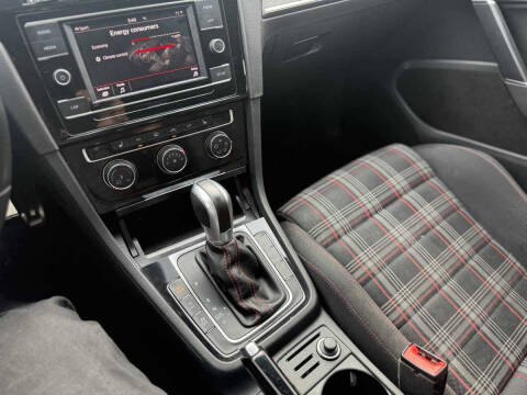 2018 Volkswagen Golf GTI S