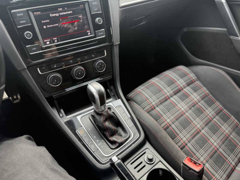 2018 Volkswagen Golf GTI S