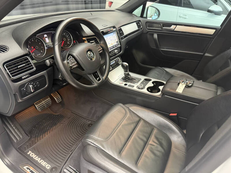 2014 Volkswagen Touareg V6 R-Line