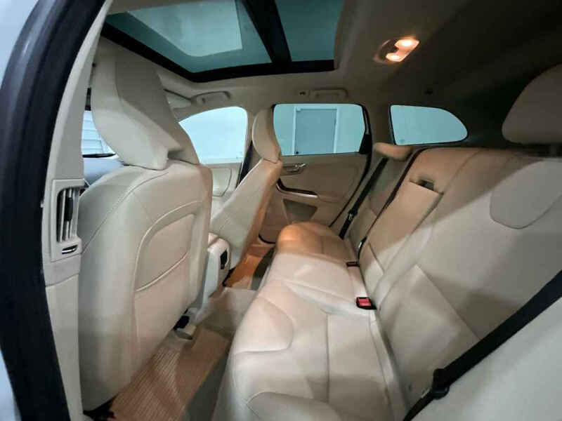 2016 Volvo XC60 T5 Platinum