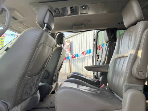 2014 Chrysler Town and Country Touring