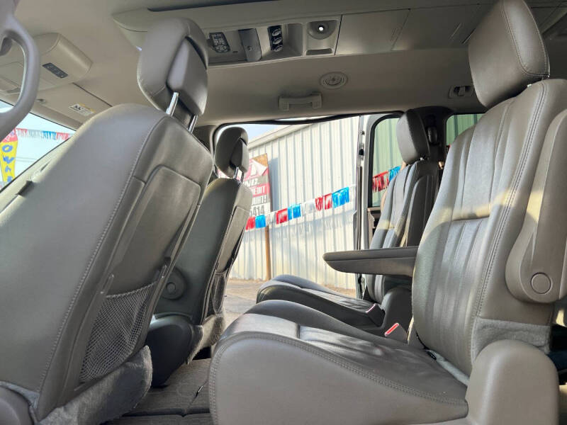 2014 Chrysler Town and Country Touring