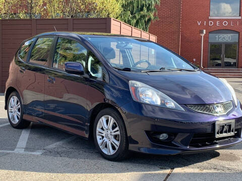 2009 Honda Fit for sale at KG MOTORS in West Newton MA