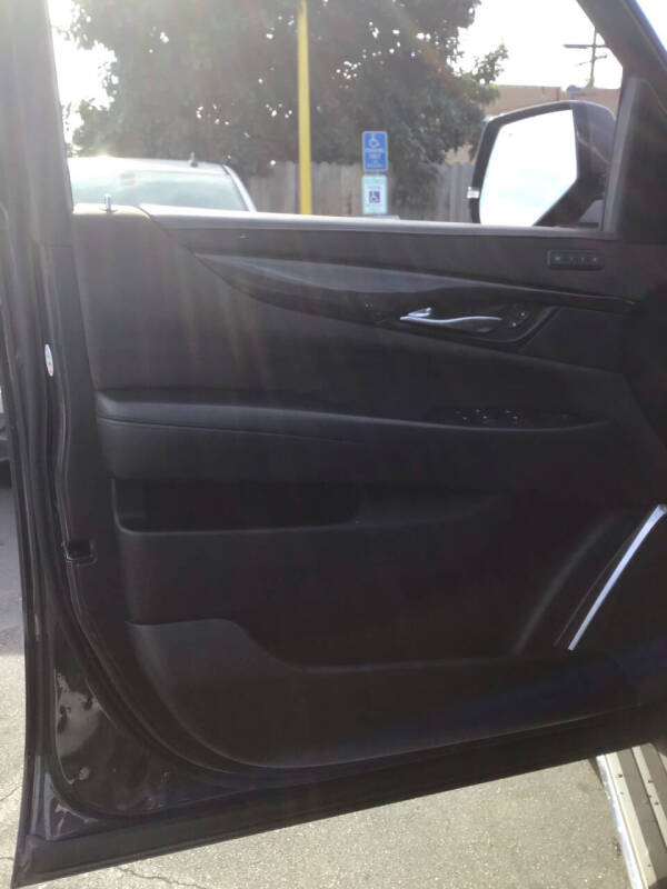 2018 Cadillac Escalade Platinum