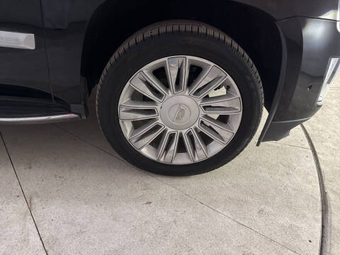 2019 Cadillac Escalade Standard