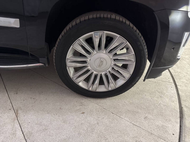 2019 Cadillac Escalade Standard