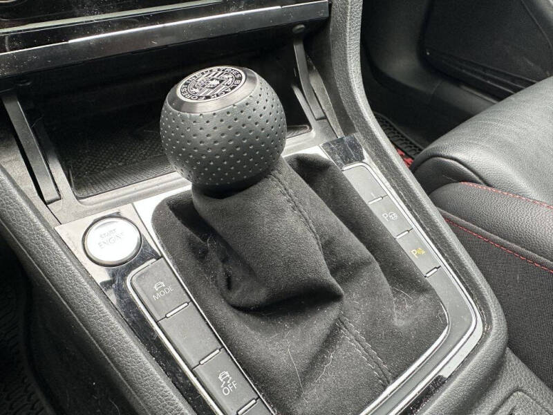 2018 Volkswagen Golf GTI S