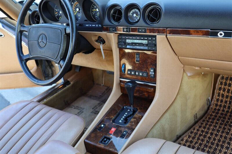 1986 Mercedes-Benz 560-Class 560 SL