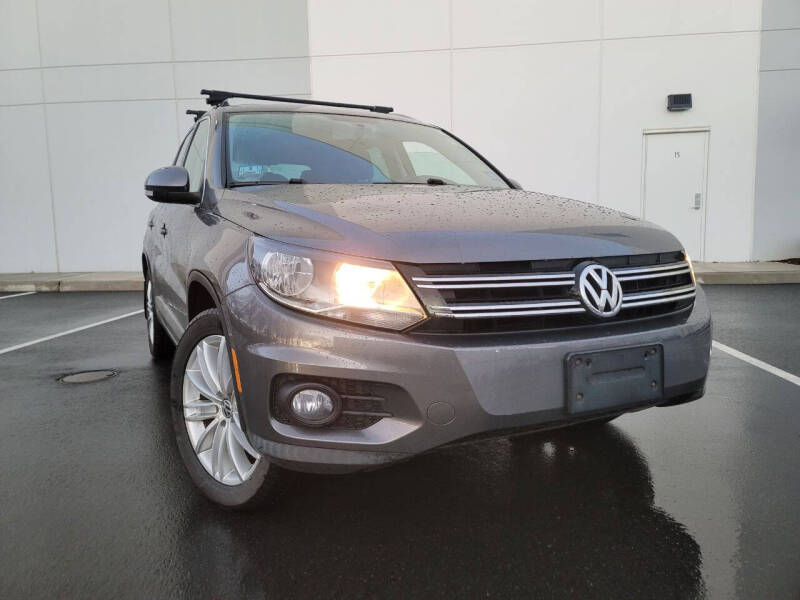 2012 Volkswagen Tiguan S's photo