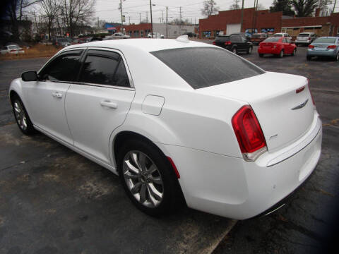 2017 Chrysler 300 Limited