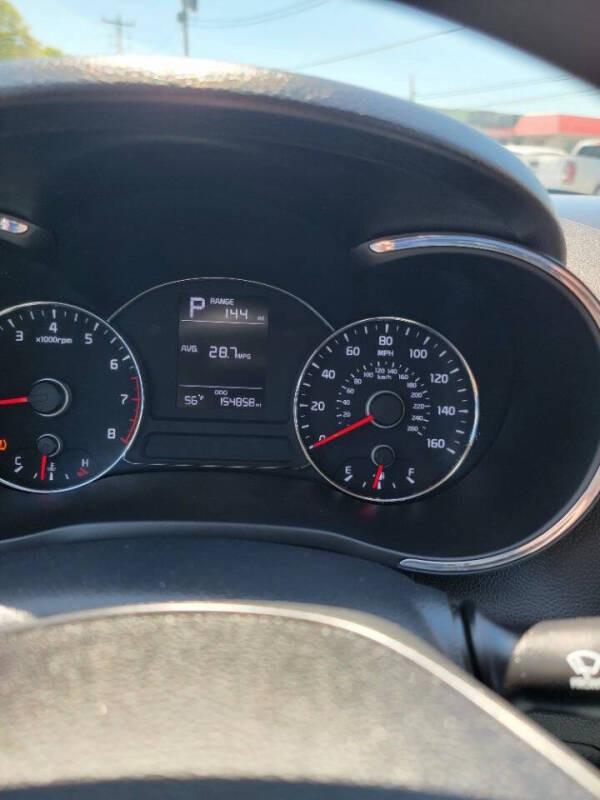 2017 Kia Forte5 LX