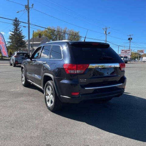 2011 Jeep Grand Cherokee for sale at Green Light Auto in Bridgeton, NJ