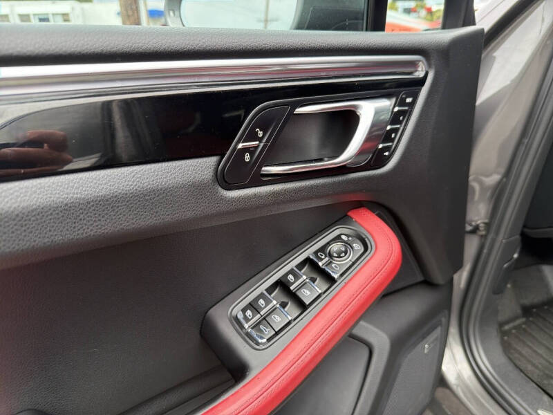 2016 Porsche Macan S