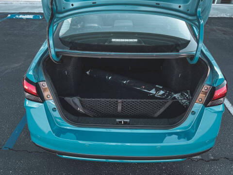 2025 Nissan Versa SR