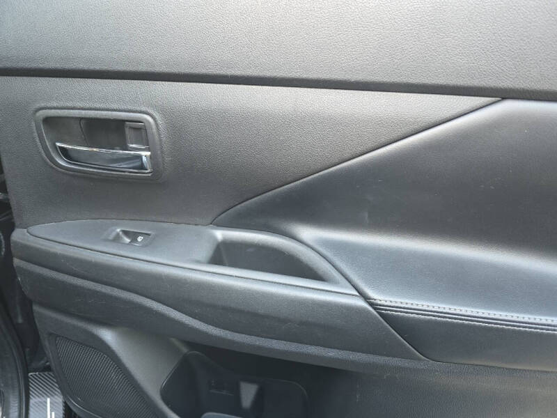 2019 Mitsubishi Outlander SE