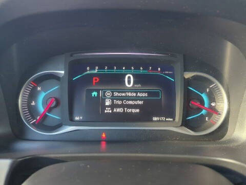 2022 Honda Pilot Touring w/Rear Captain's Chairs