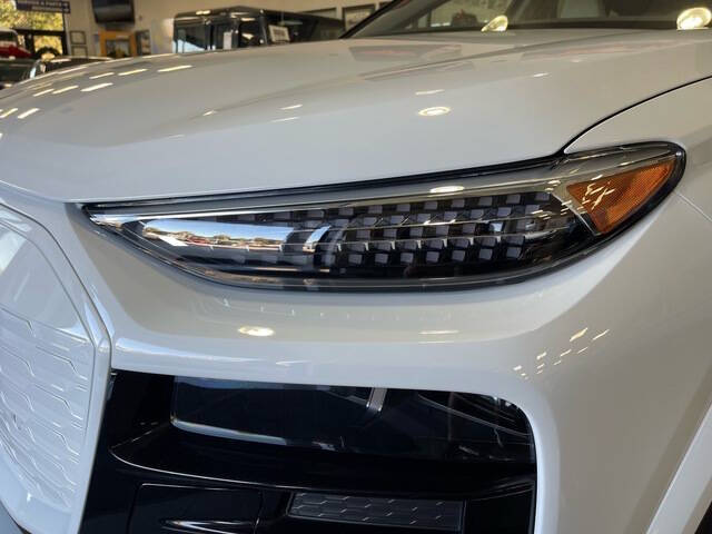 2025 Audi Q6 e-tron quattro Premium Plus