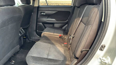 2020 Mitsubishi Outlander ES