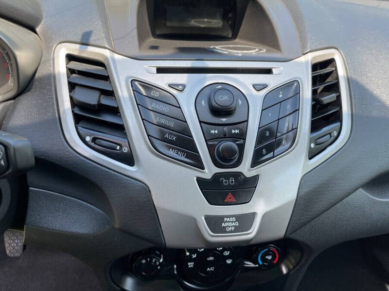 2011 Ford Fiesta SE