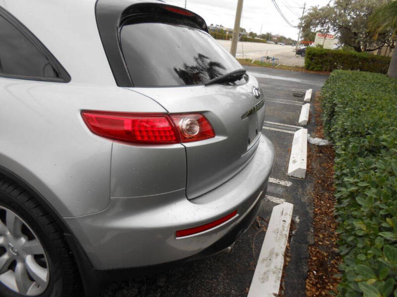 2005 Infiniti FX35