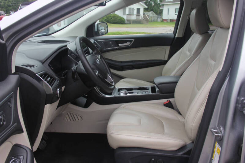 2022 Ford Edge Titanium