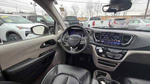 2023 Chrysler Pacifica Touring L