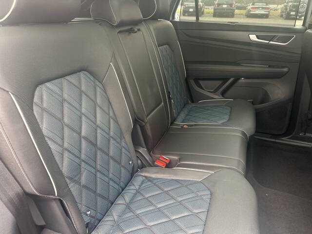 2024 Volkswagen Atlas Cross Sport SEL Premium R-Line 4Motion