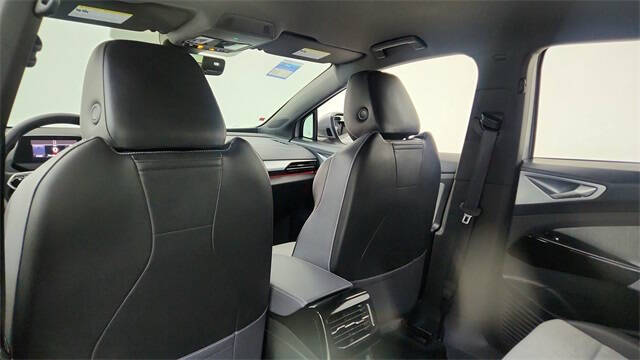 2023 Volkswagen ID.4 Pro