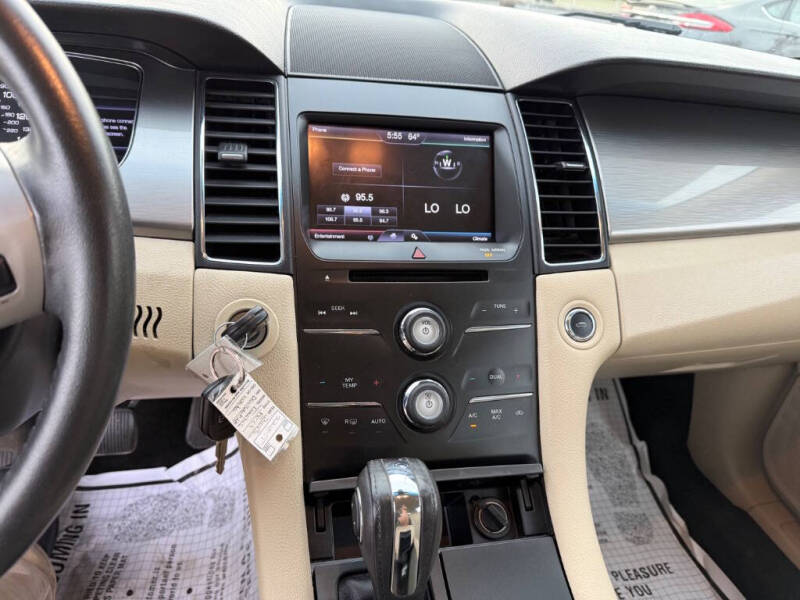 2013 Ford Taurus SEL