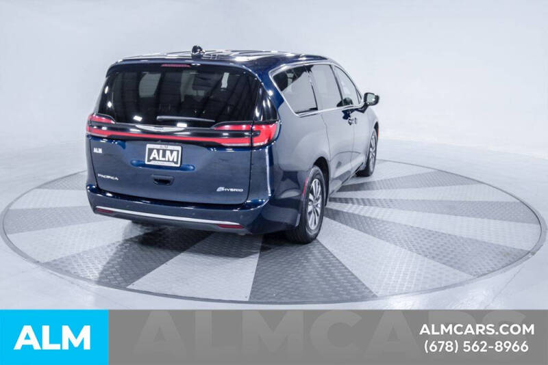2024 Chrysler Pacifica Plug-In Hybrid Select