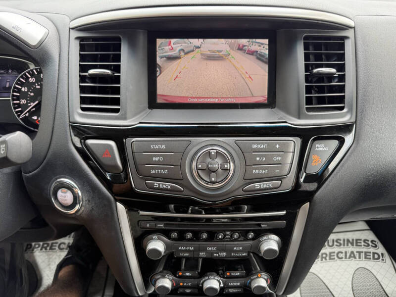 2016 Nissan Pathfinder SV