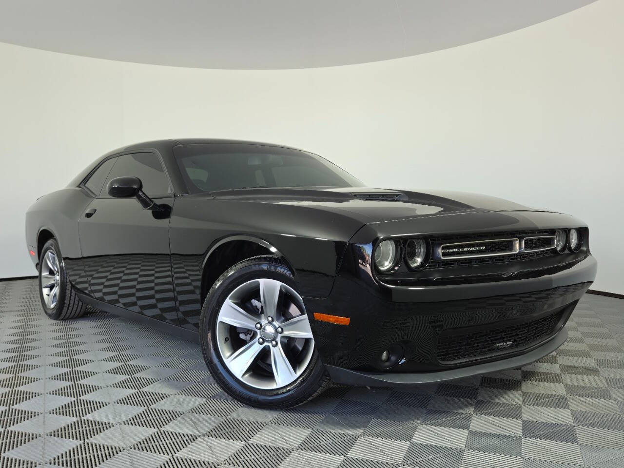 Black 2018 Dodge Challenger SXT SXT 2dr Coupe 1