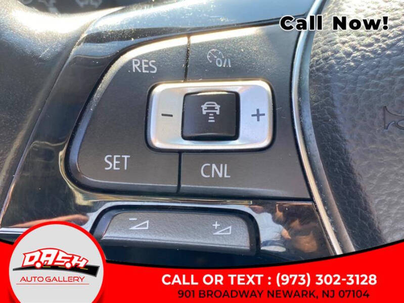 2017 Volkswagen Passat 1.8T SEL Premium