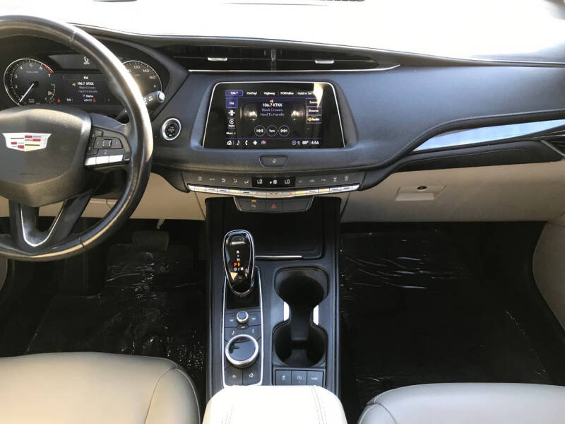 2023 Cadillac XT4 Luxury