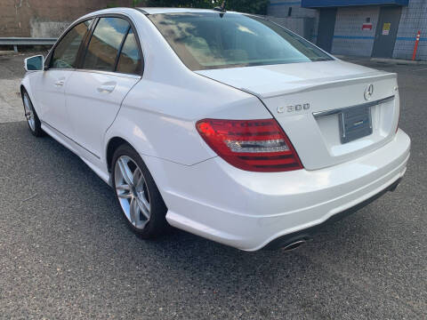 2013 Mercedes-Benz C-Class C 300 Luxury 4MATIC