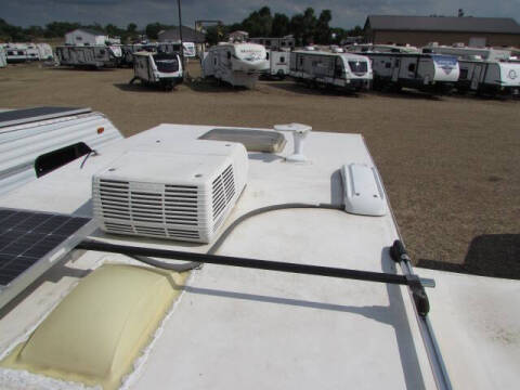 2013 Lance 1050S
