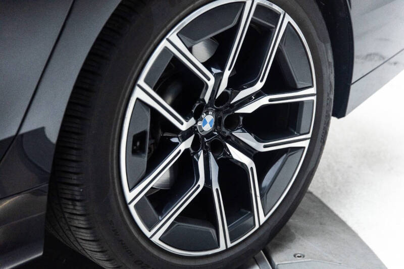 2023 BMW 7 Series 740i