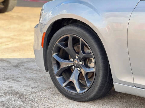 2023 Chrysler 300 S V6