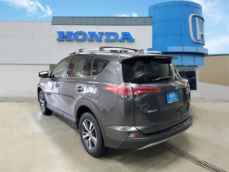 2017 Toyota RAV4 XLE