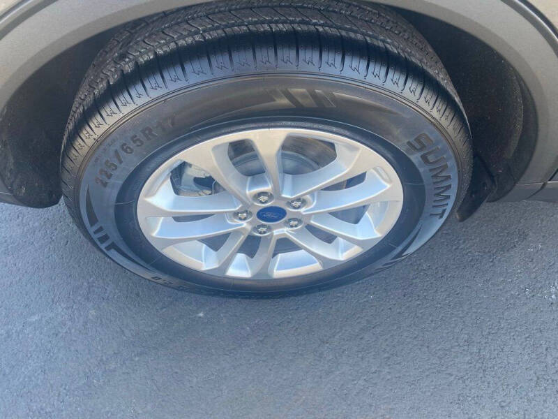 2020 Ford Escape SE