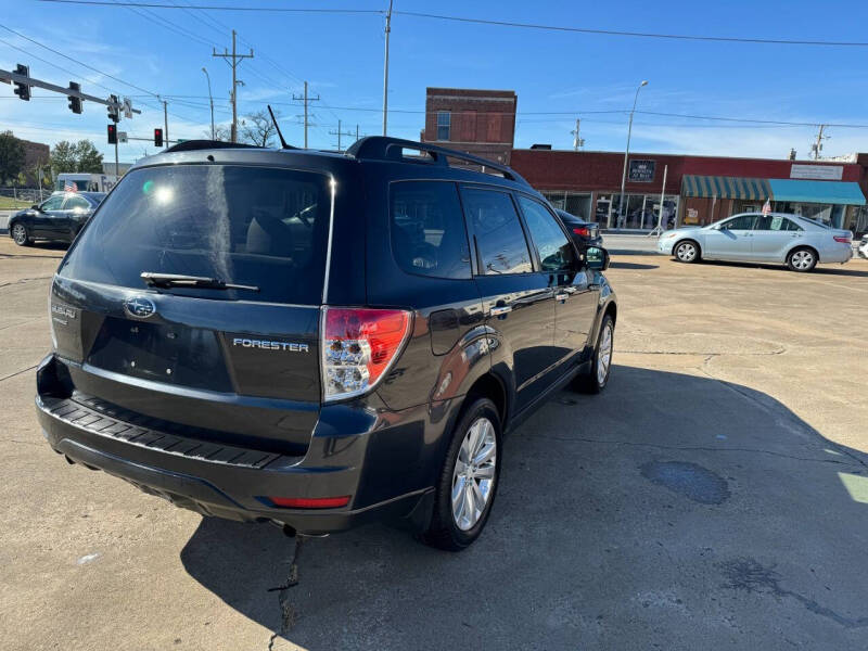 2012 Subaru Forester null photo 11