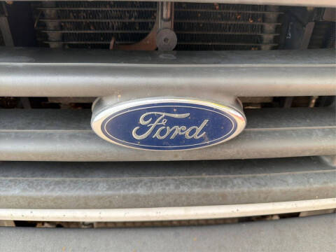 2005 Ford E-Series E-350 SD