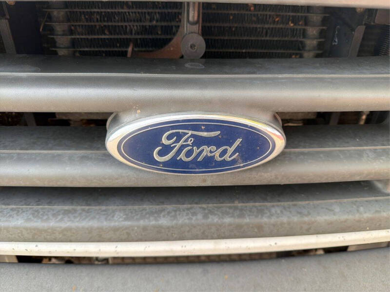 2005 Ford E-Series E-350 SD