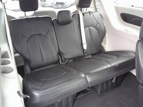 2017 Chrysler Pacifica Touring-L Plus