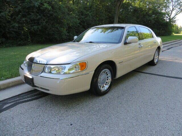 2001 Lincoln Town Car for sale at EZ Motorcars in West Allis WI