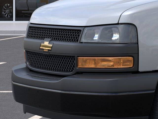 2025 Chevrolet Express 2500
