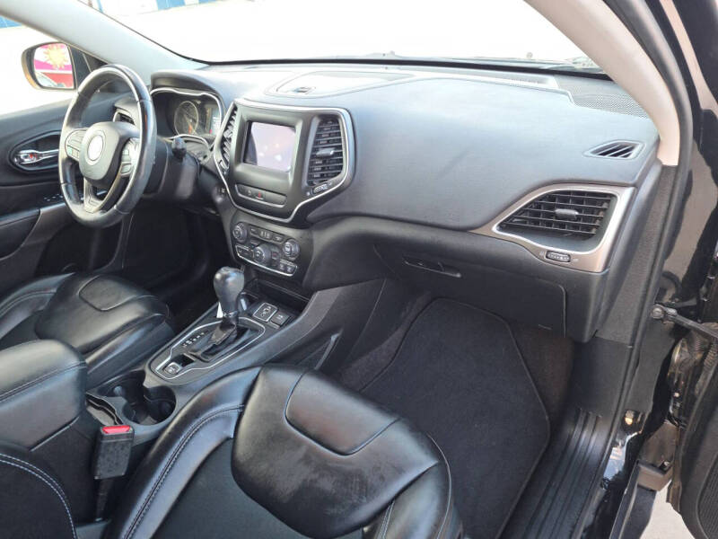 2019 Jeep Cherokee Latitude Plus