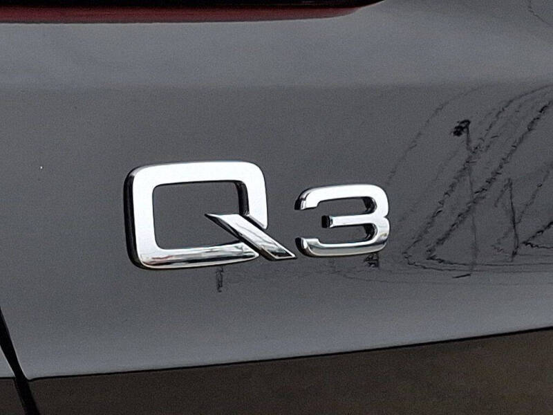 2025 Audi Q3 quattro S line Prem Plus 45 TFSI