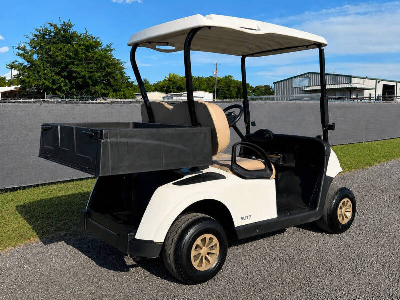 2023 E-Z-GO RXV ELiTE